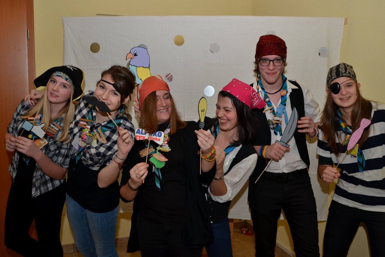 Gusarji v dvorani na Viru