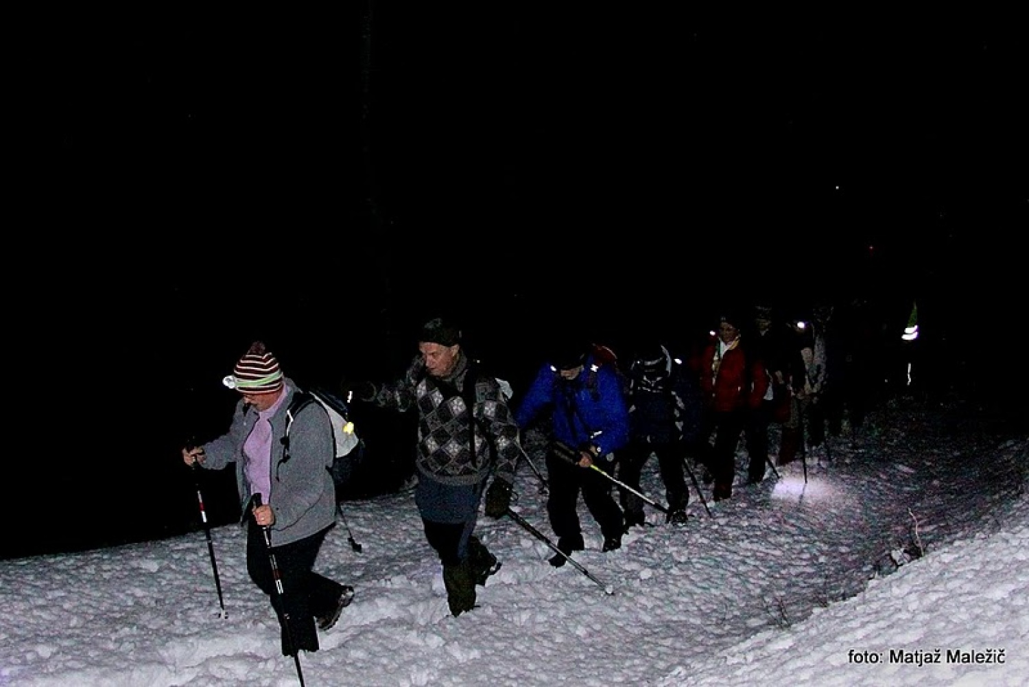 Napovedani pohod odraslih skavtov na Blegoš v noči iz 18. na 19. februar 2011 je uspel. Kot nagrada za zimski vzpon nas je pričakal vrh (1562 m) v siju polne lune. Pohoda so se udeležile skavtinje in skavti iz 7 bratovščin ( Cerkno, Kranj, Domžale, Škofja Loka, Štepanja vas, Brezovica, Celje 2) volčiči in klanovci iz stega Škofja Loka ter še nekaj gostov neskavtov, skupno 29 udeležencev.