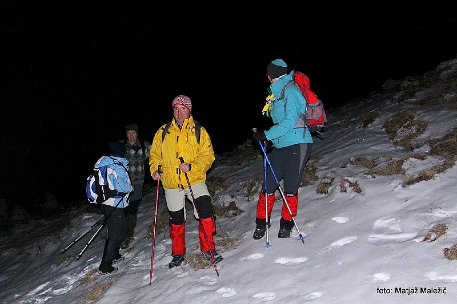 Napovedani pohod odraslih skavtov na Blegoš v noči iz 18. na 19. februar 2011 je uspel. Kot nagrada za zimski vzpon nas je pričakal vrh (1562 m) v siju polne lune. Pohoda so se udeležile skavtinje in skavti iz 7 bratovščin ( Cerkno, Kranj, Domžale, Škofja Loka, Štepanja vas, Brezovica, Celje 2) volčiči in klanovci iz stega Škofja Loka ter še nekaj gostov neskavtov, skupno 29 udeležencev.