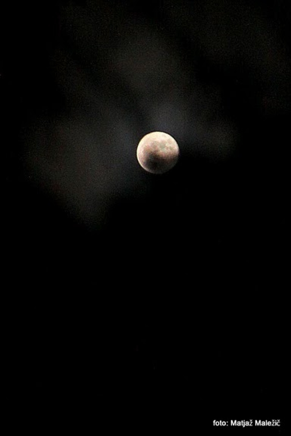 Napovedani pohod odraslih skavtov na Blegoš v noči iz 18. na 19. februar 2011 je uspel. Kot nagrada za zimski vzpon nas je pričakal vrh (1562 m) v siju polne lune. Pohoda so se udeležile skavtinje in skavti iz 7 bratovščin ( Cerkno, Kranj, Domžale, Škofja Loka, Štepanja vas, Brezovica, Celje 2) volčiči in klanovci iz stega Škofja Loka ter še nekaj gostov neskavtov, skupno 29 udeležencev.