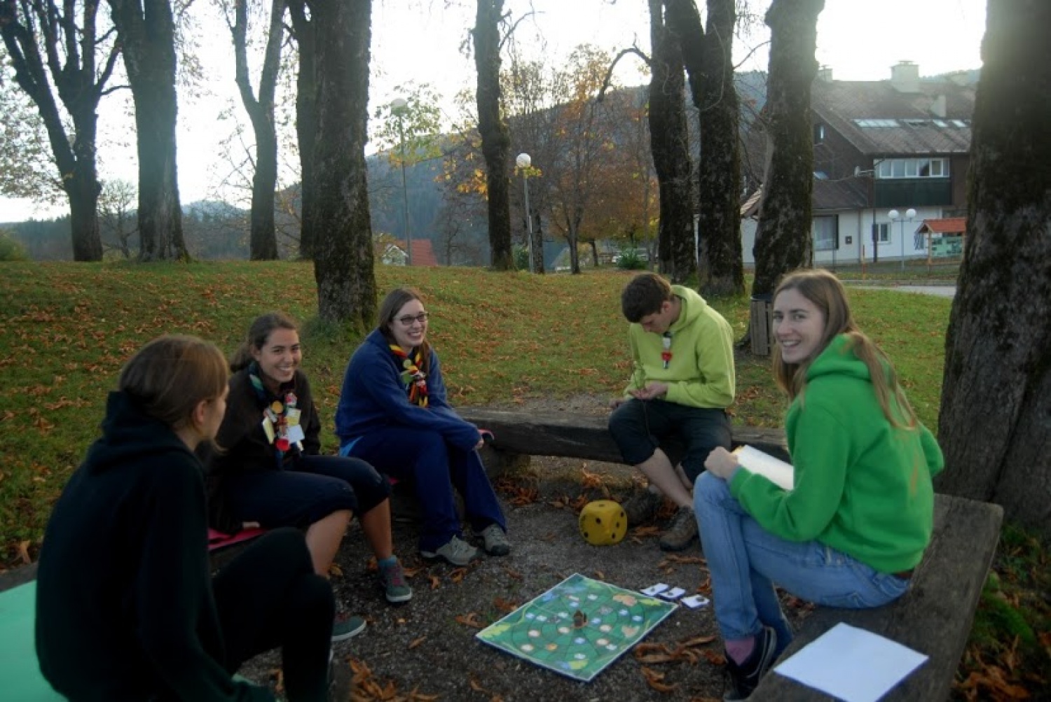 Igramo družabno igro Rdeča Roža