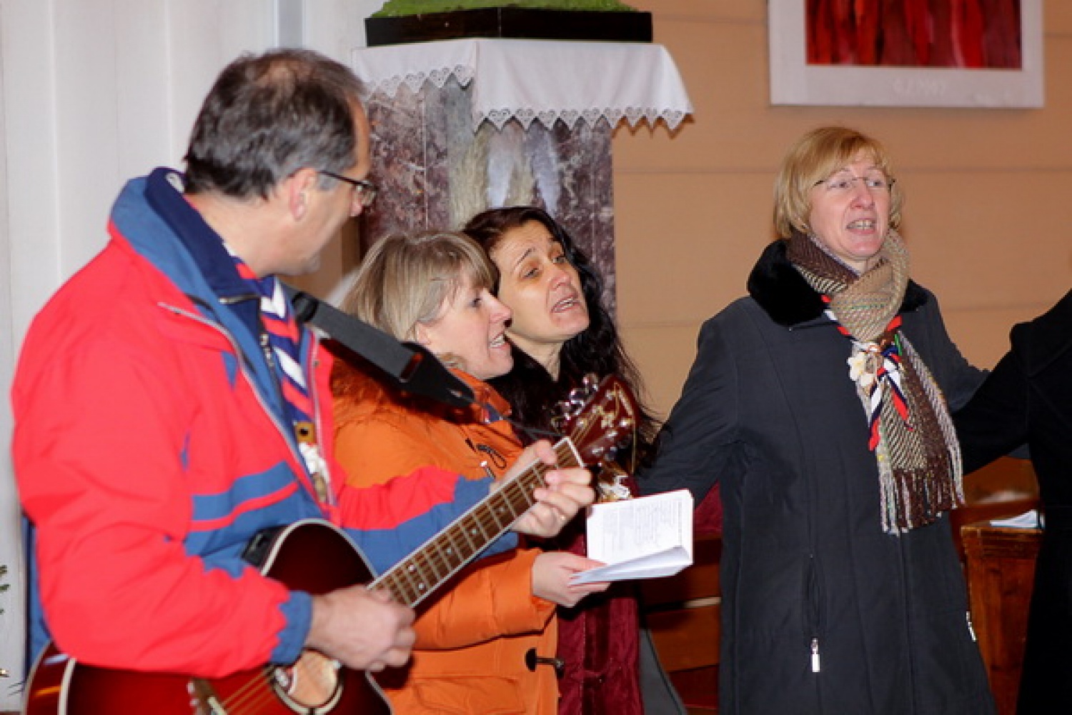 Bogato skavtsko srečanje smo si pripravili odrasli skavti in skavtinje v nedeljo na Loškem. Najprej petje pri maši v Žireh, praznovanje okrogle obletnice na Žirovskem vrhu in plezanje na umetni steni.