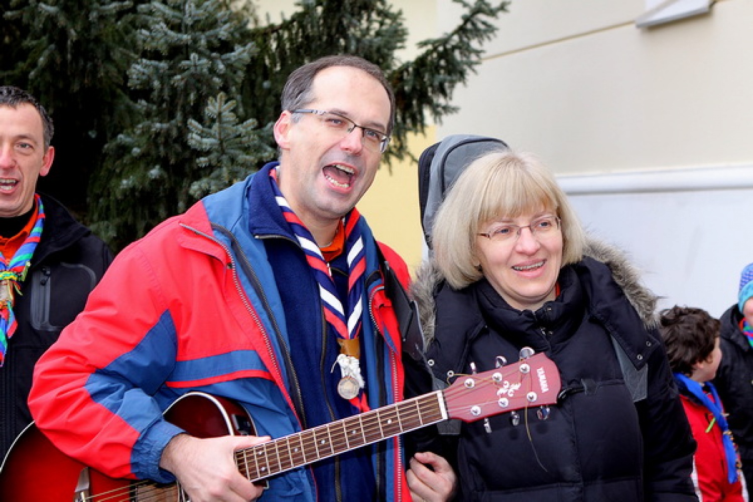 Bogato skavtsko srečanje smo si pripravili odrasli skavti in skavtinje v nedeljo na Loškem. Najprej petje pri maši v Žireh, praznovanje okrogle obletnice na Žirovskem vrhu in plezanje na umetni steni.