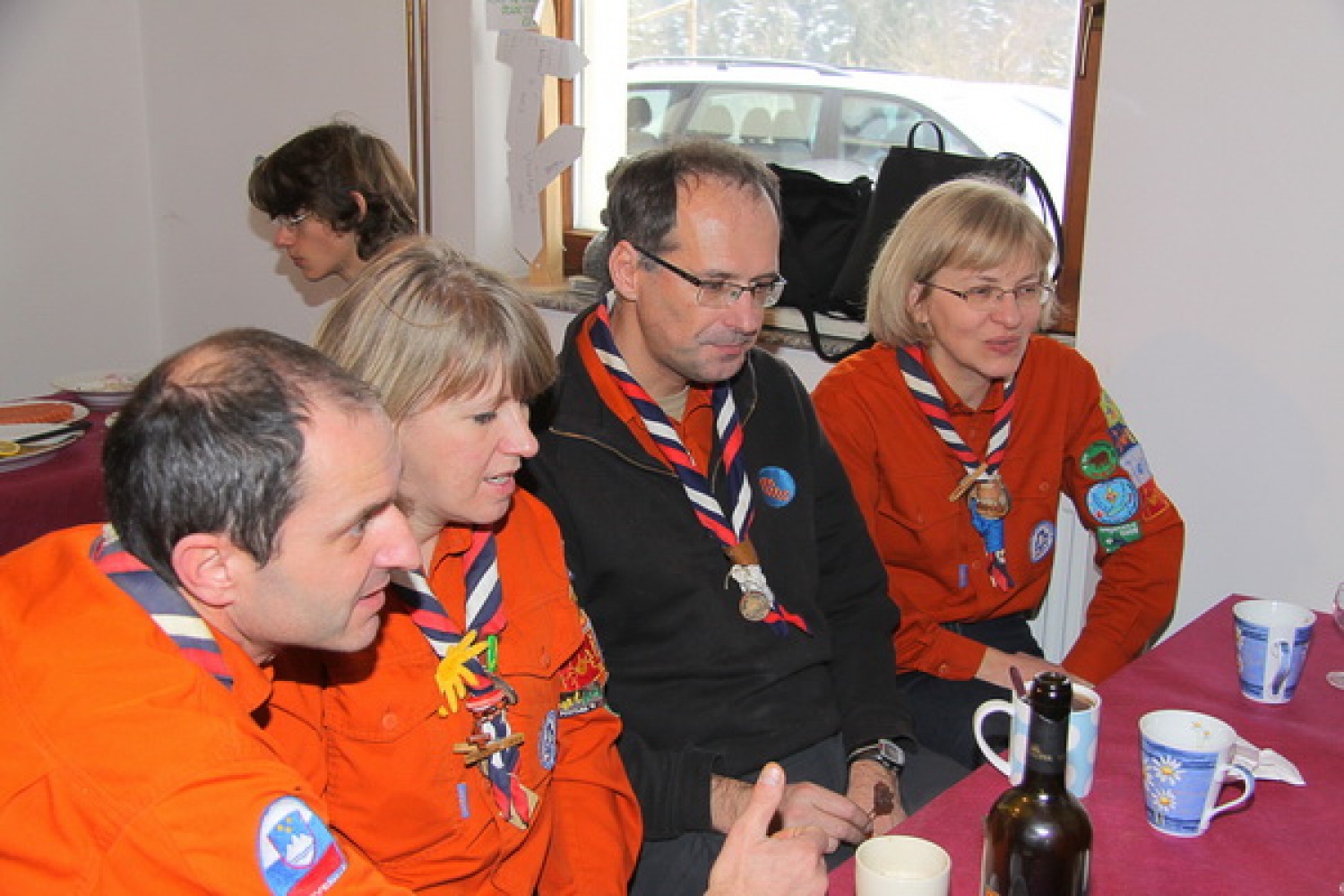 Bogato skavtsko srečanje smo si pripravili odrasli skavti in skavtinje v nedeljo na Loškem. Najprej petje pri maši v Žireh, praznovanje okrogle obletnice na Žirovskem vrhu in plezanje na umetni steni.