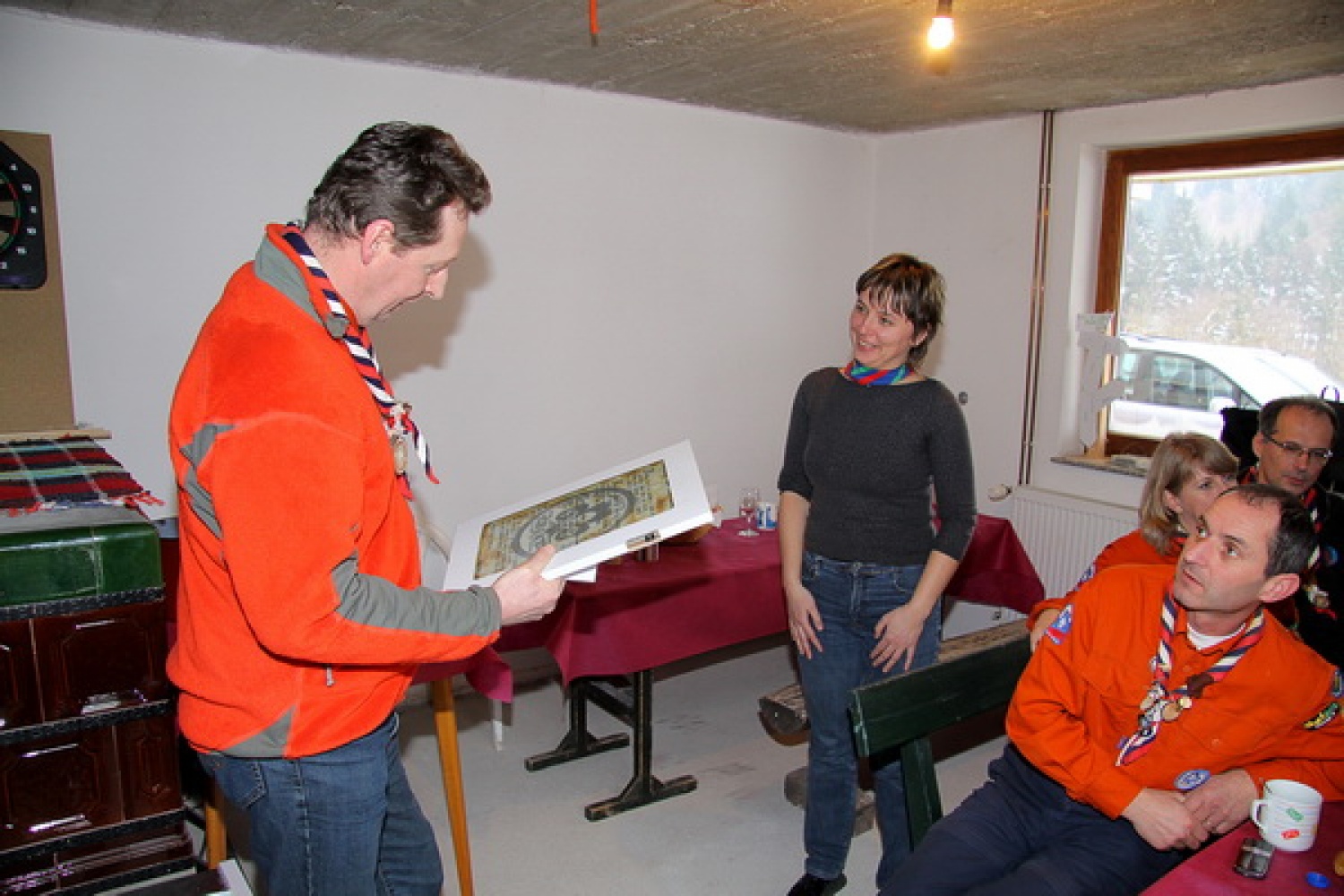 Bogato skavtsko srečanje smo si pripravili odrasli skavti in skavtinje v nedeljo na Loškem. Najprej petje pri maši v Žireh, praznovanje okrogle obletnice na Žirovskem vrhu in plezanje na umetni steni.