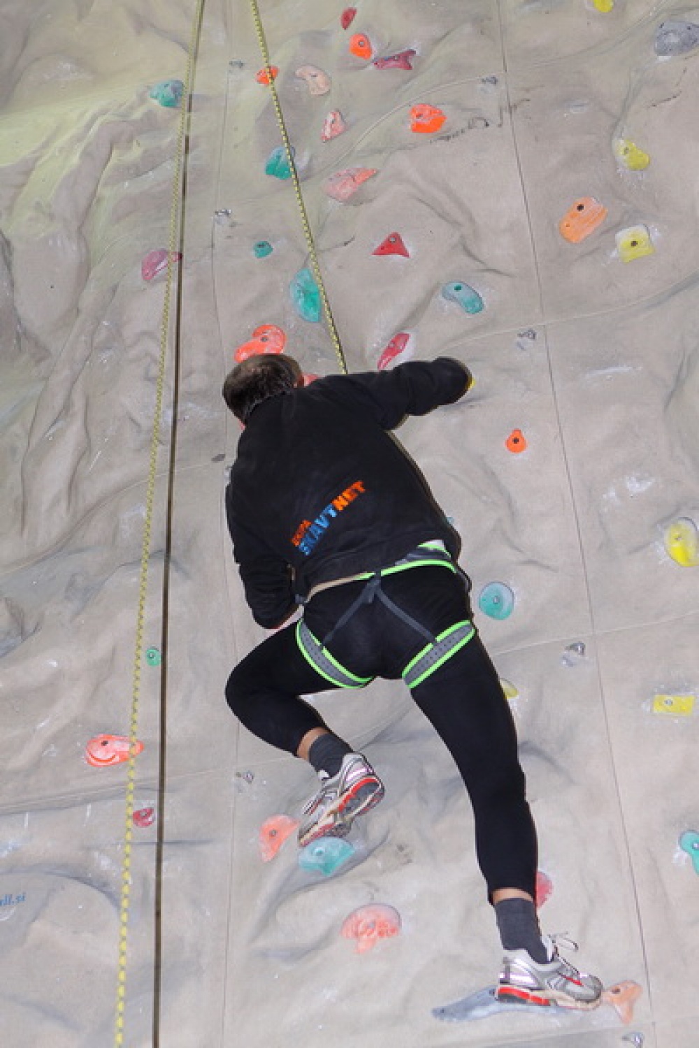 Bogato skavtsko srečanje smo si pripravili odrasli skavti in skavtinje v nedeljo na Loškem. Najprej petje pri maši v Žireh, praznovanje okrogle obletnice na Žirovskem vrhu in plezanje na umetni steni.