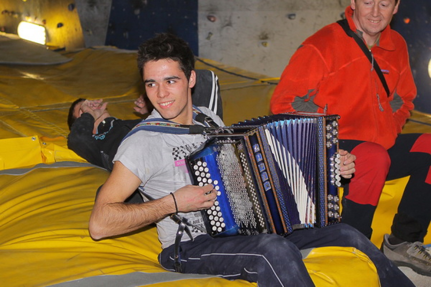 Bogato skavtsko srečanje smo si pripravili odrasli skavti in skavtinje v nedeljo na Loškem. Najprej petje pri maši v Žireh, praznovanje okrogle obletnice na Žirovskem vrhu in plezanje na umetni steni.