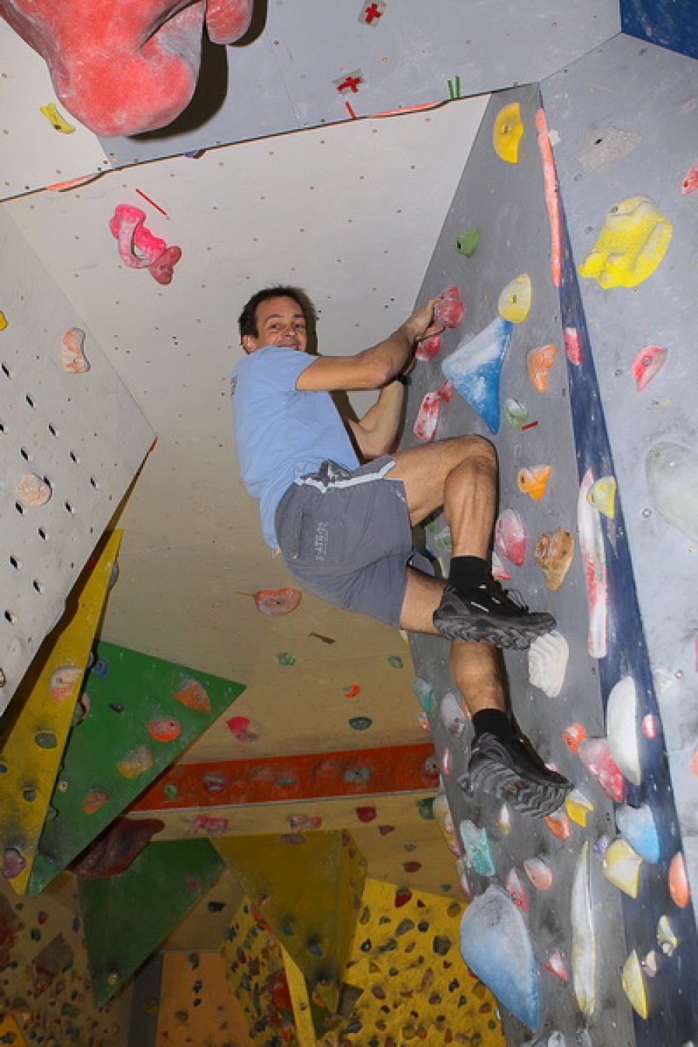 Bogato skavtsko srečanje smo si pripravili odrasli skavti in skavtinje v nedeljo na Loškem. Najprej petje pri maši v Žireh, praznovanje okrogle obletnice na Žirovskem vrhu in plezanje na umetni steni.