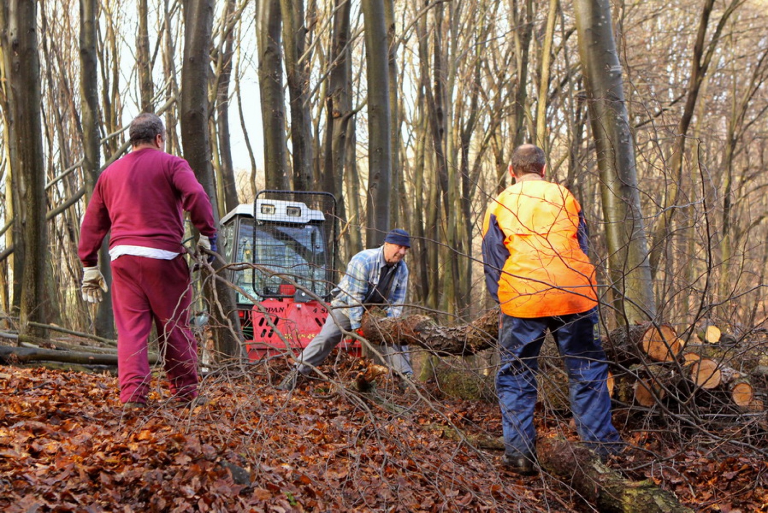 Duhovne vaje za odrasle skavte v Kančevcih od 7.do 9.1.2011 so se tokrat začele s služenjem kot pomoč Domu duhovnosti.To je bila dobra priprava na samo temo duhovnih vaj, ki je zajemala iz temeljev naše vere.