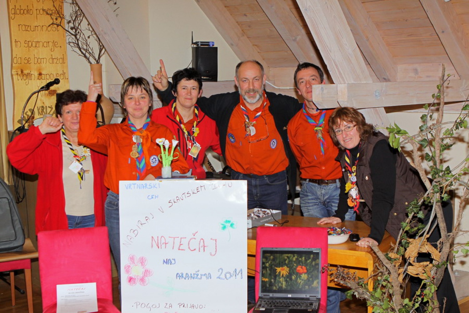 Duhovne vaje za odrasle skavte v Kančevcih od 7.do 9.1.2011 so se tokrat začele s služenjem kot pomoč Domu duhovnosti.To je bila dobra priprava na samo temo duhovnih vaj, ki je zajemala iz temeljev naše vere.