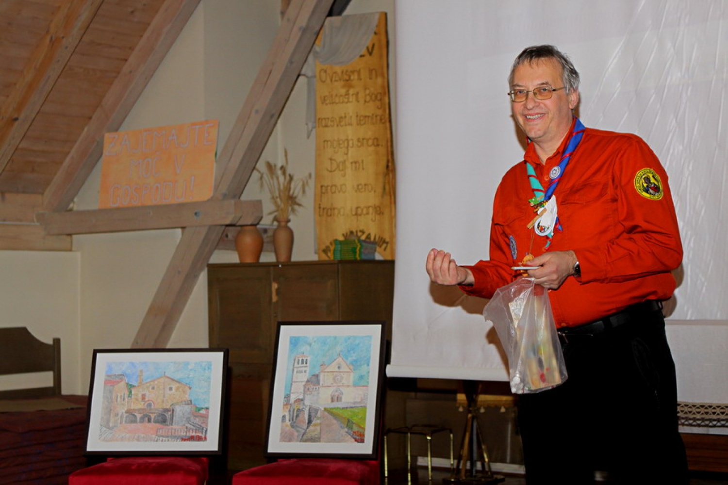 Duhovne vaje za odrasle skavte v Kančevcih od 7.do 9.1.2011 so se tokrat začele s služenjem kot pomoč Domu duhovnosti.To je bila dobra priprava na samo temo duhovnih vaj, ki je zajemala iz temeljev naše vere.