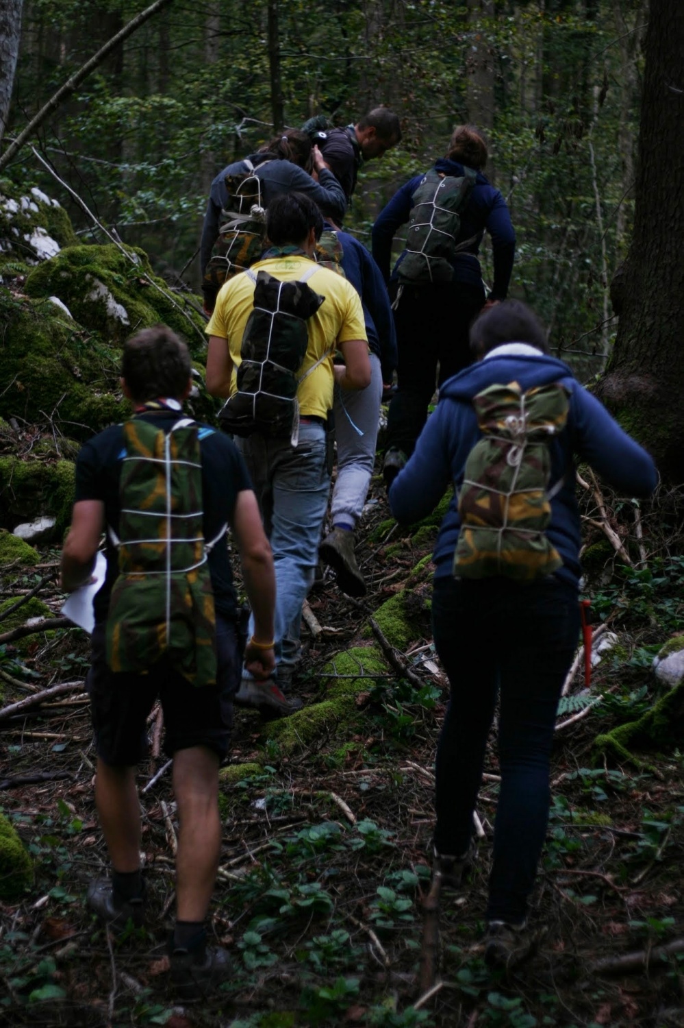 Improviziran nahrbtnik