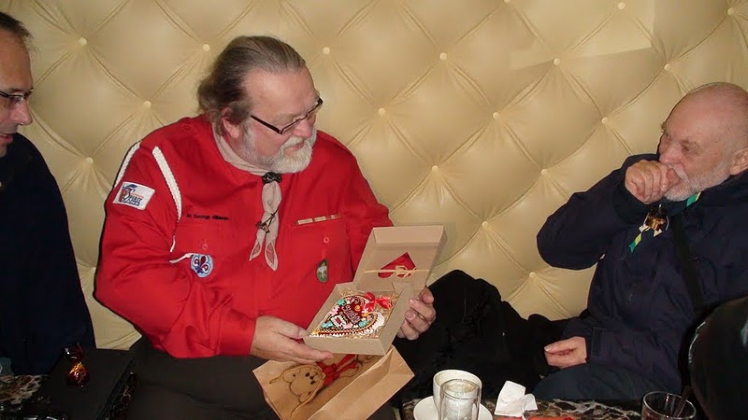 Ole se danes vrača nazaj na Dansko in potem v Slonokoščeno obalo, kamor bo ponesel tudi Luč miru iz Betlehema. Objavljamo drugi del intervjua. Ole srečno pot in vse dobro pri tvojem plemenitem poslanstvu.