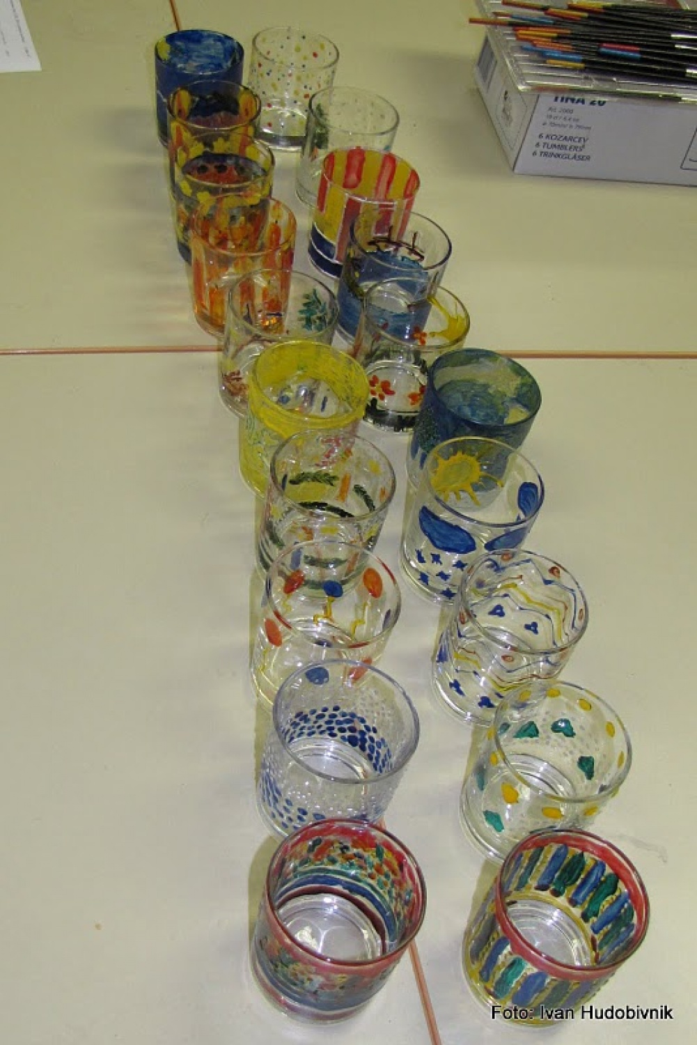 Raznobarvni svečniki