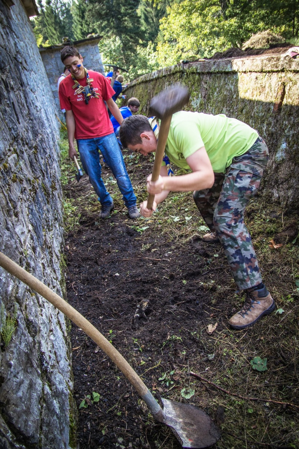 Črno-beli? Ne, POBARVANI! (VIDEO)