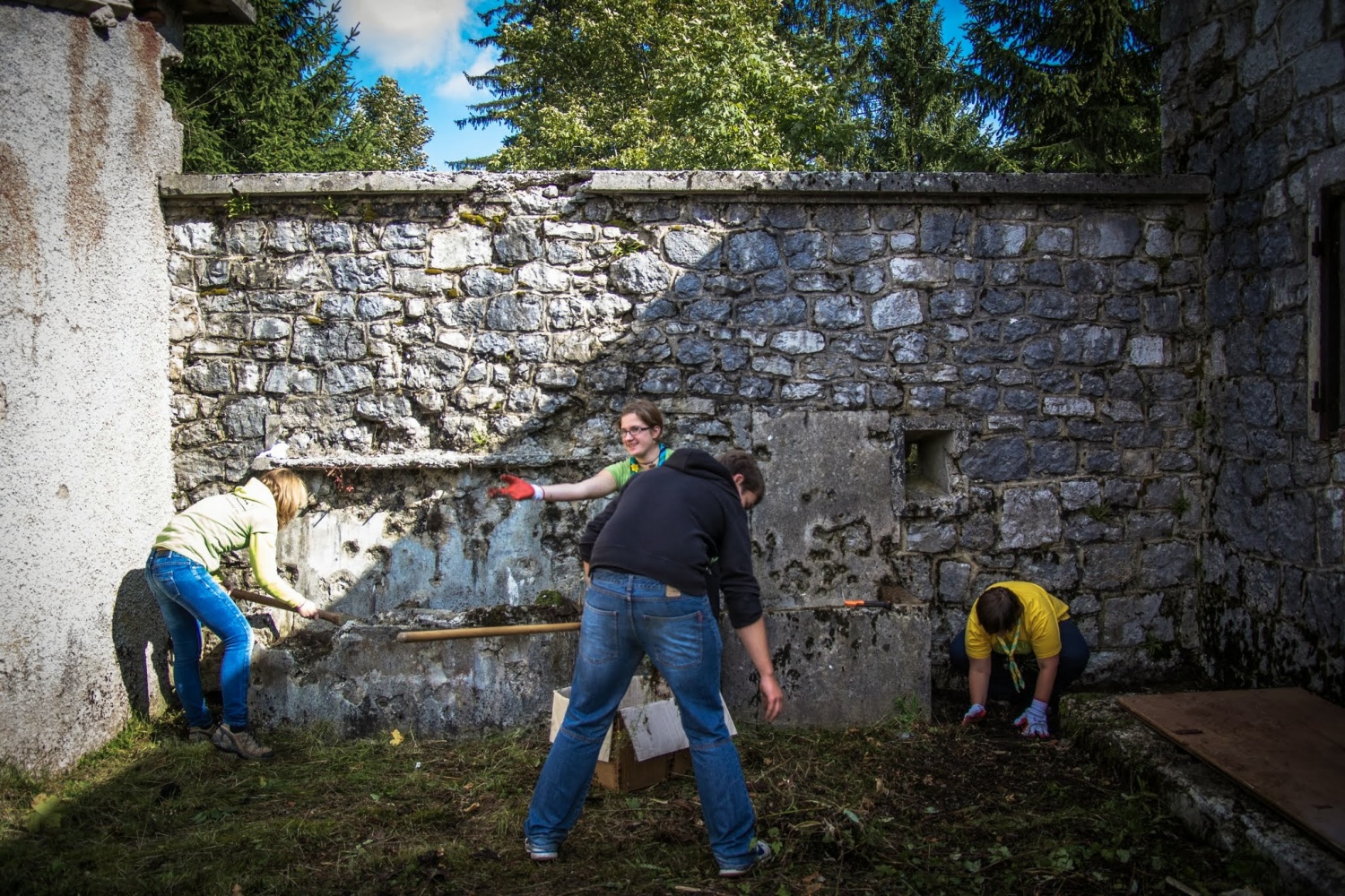 Črno-beli? Ne, POBARVANI! (VIDEO)