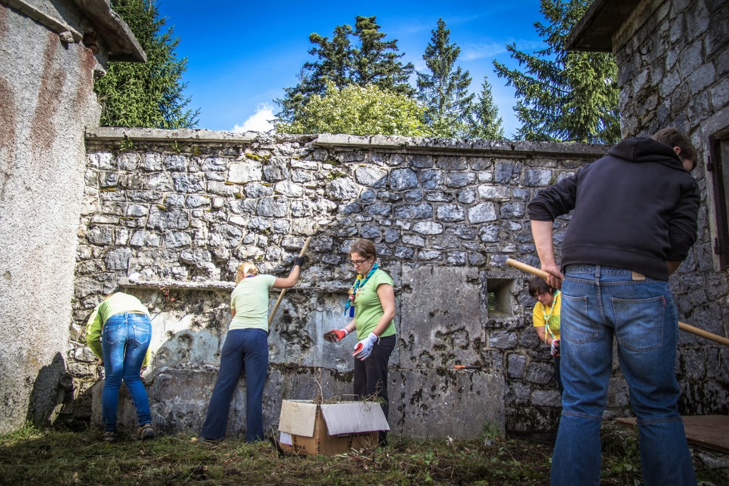 Črno-beli? Ne, POBARVANI! (VIDEO)