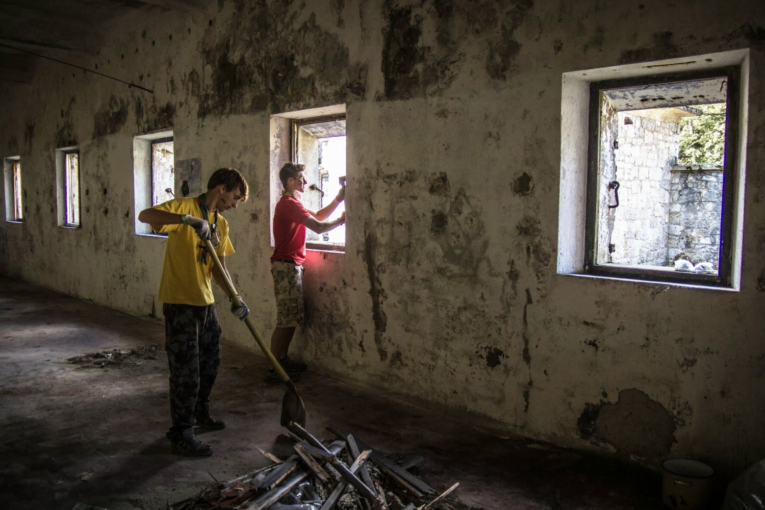 Črno-beli? Ne, POBARVANI! (VIDEO)