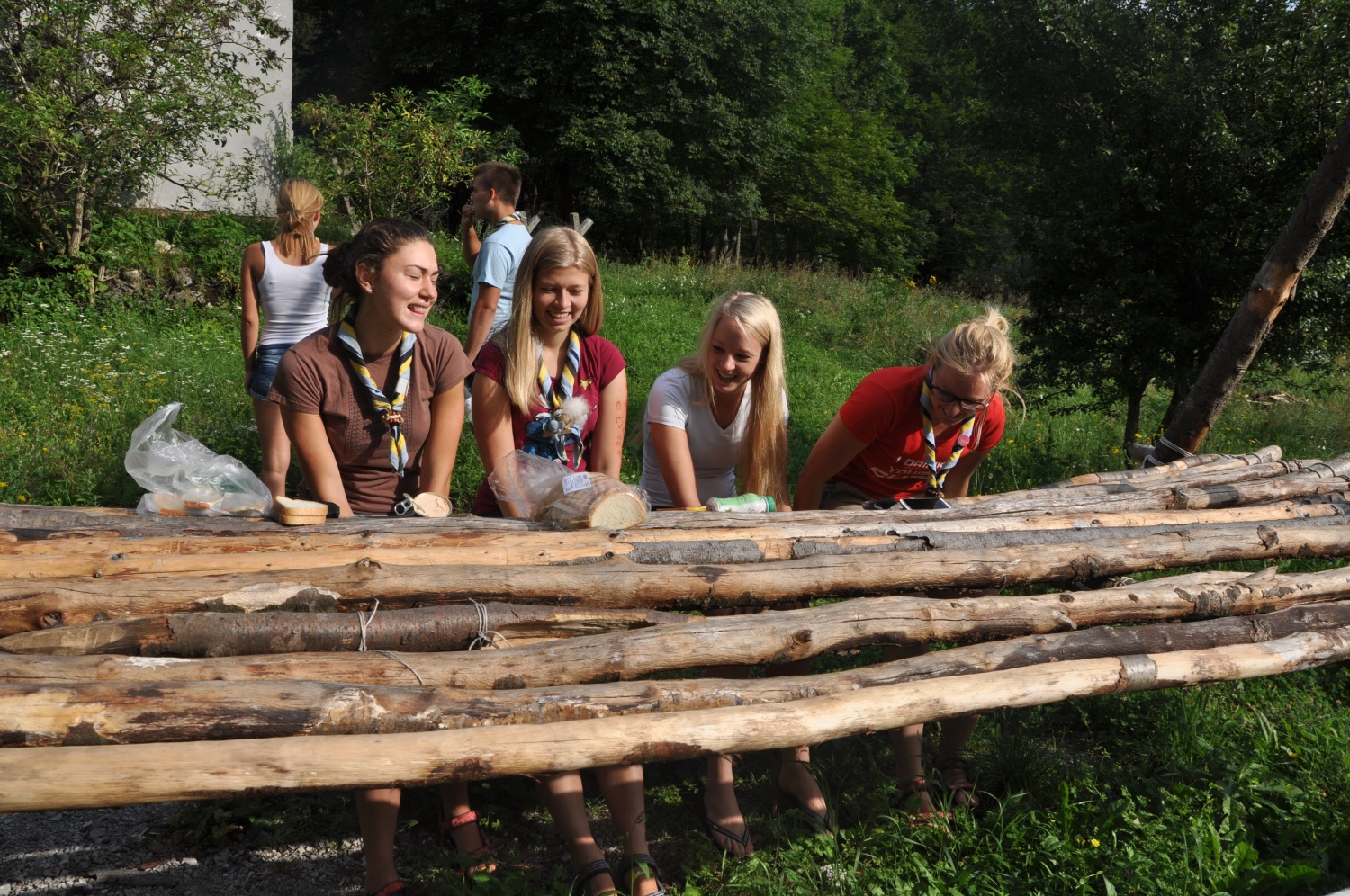 Obisk SOCa smo koristili tudi za pravo mizo :)