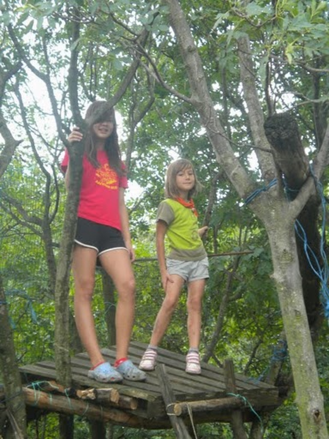 Z geslom »Mi se imamo radi« smo doživeli naš tabor na Krasu od 26. do 29.avgusta. Naš program je bil pester, a s pomočjo dela v skupinah smo zmogli izpeljati vse in še več od zastavljenega plana. To skupno bivanje na taborih nas vedno poveže, saj se preizkusimo v potrpežljivosti, pripravljenosti in sodelovanju drug z drugim.  To leto obeležujemo tudi  desetletnico delovanja naše bratovščine, zato je bila to tudi potrditev tega, da nam je še vedno skupaj lepo.