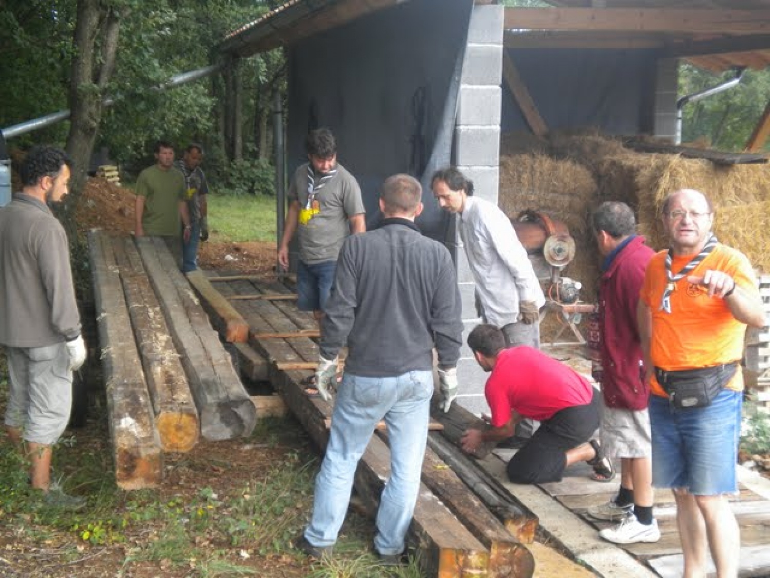 Z geslom »Mi se imamo radi« smo doživeli naš tabor na Krasu od 26. do 29.avgusta. Naš program je bil pester, a s pomočjo dela v skupinah smo zmogli izpeljati vse in še več od zastavljenega plana. To skupno bivanje na taborih nas vedno poveže, saj se preizkusimo v potrpežljivosti, pripravljenosti in sodelovanju drug z drugim.  To leto obeležujemo tudi  desetletnico delovanja naše bratovščine, zato je bila to tudi potrditev tega, da nam je še vedno skupaj lepo.