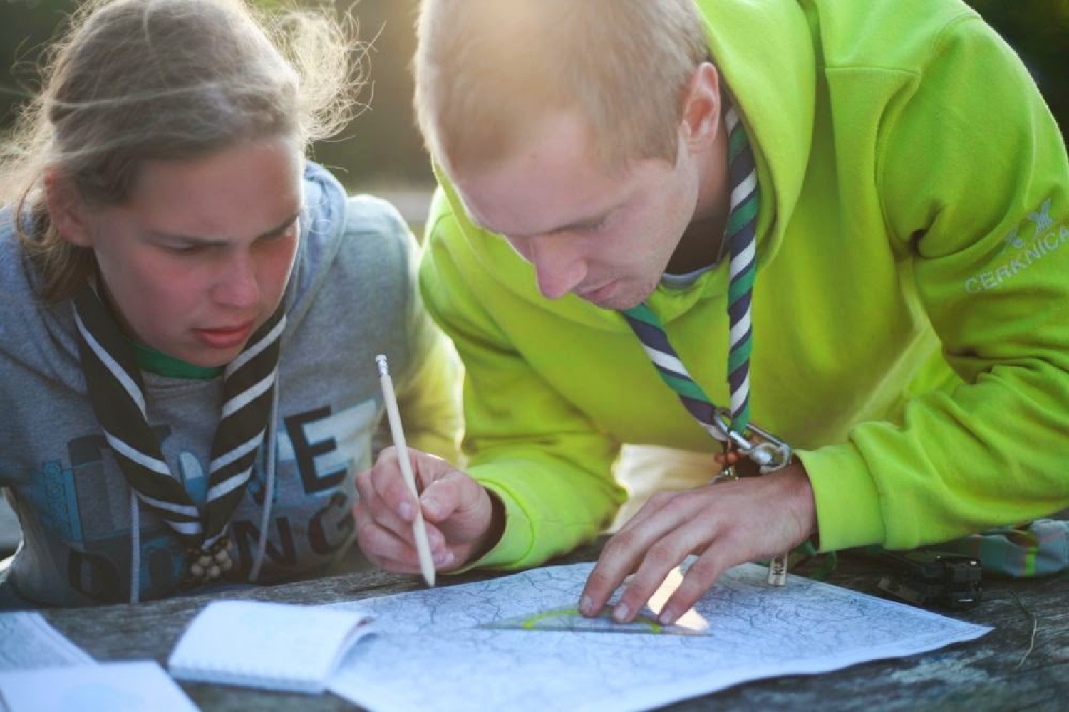 Ko medveda ni doma, skavti plešejo