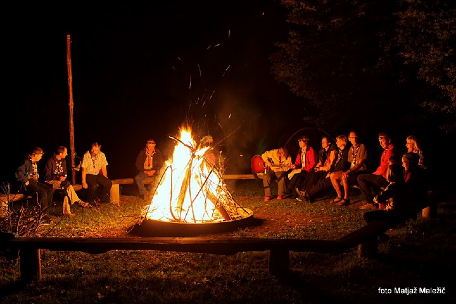 Večer ob tabornem ognju