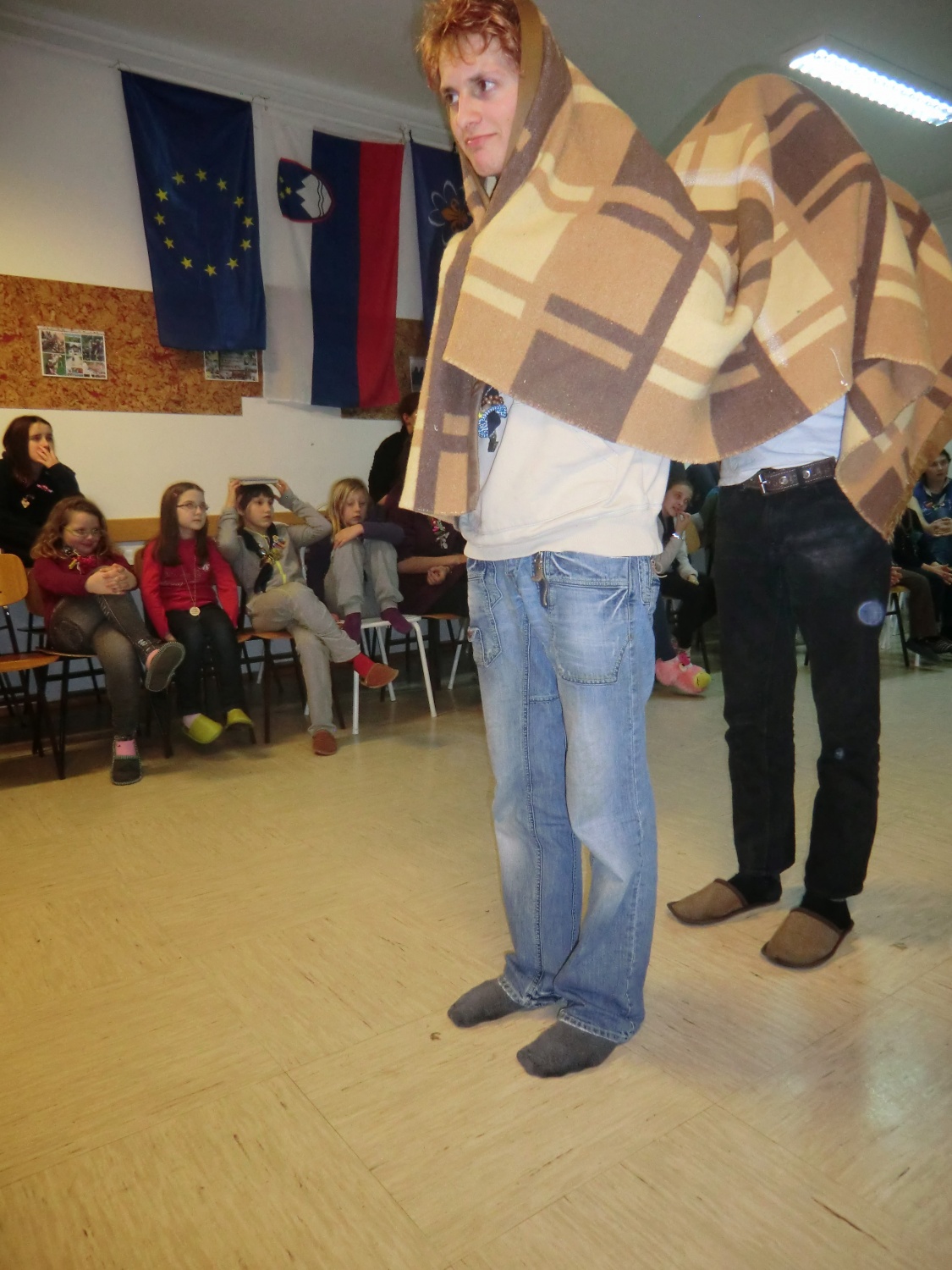 zabavni večer - prodajanje kamele