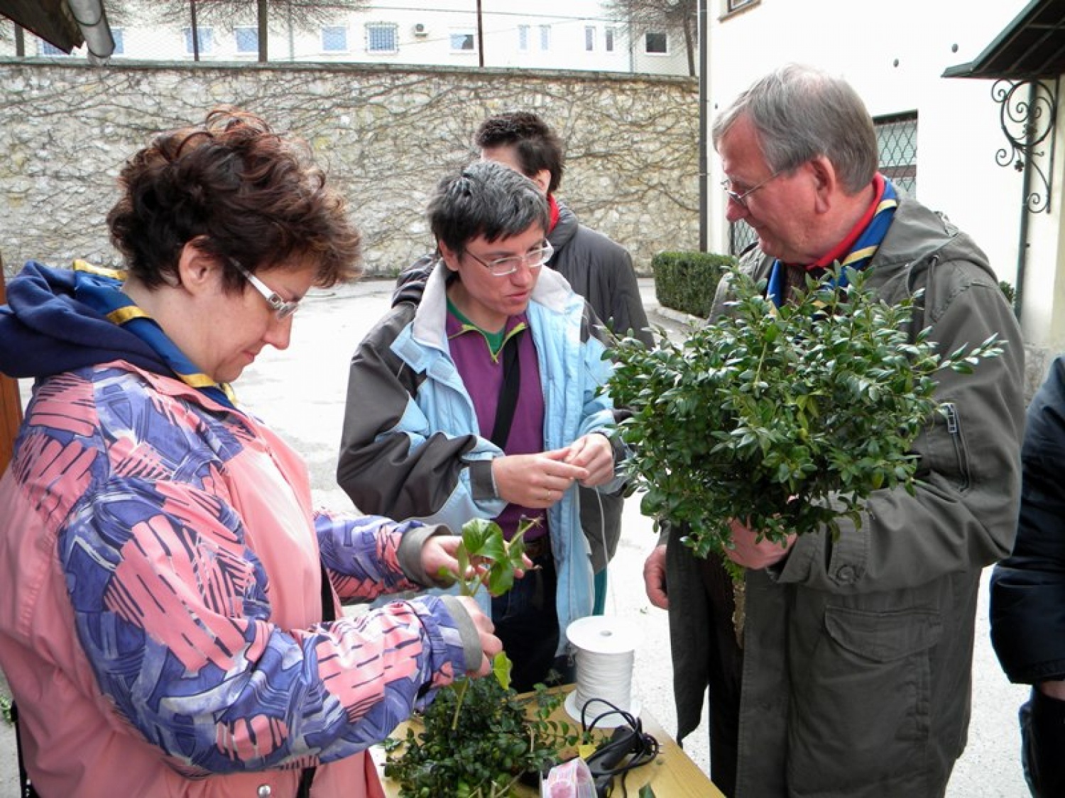 Združeno izdelovanje butar.