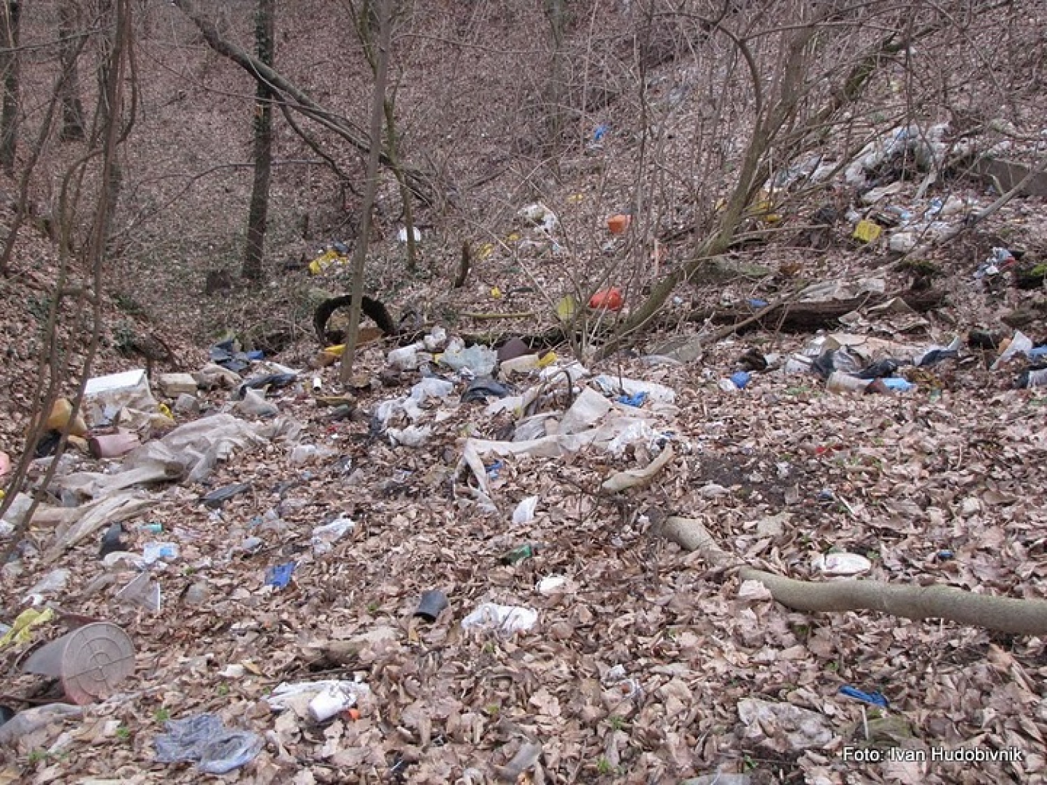 Divje odlagališče smeti