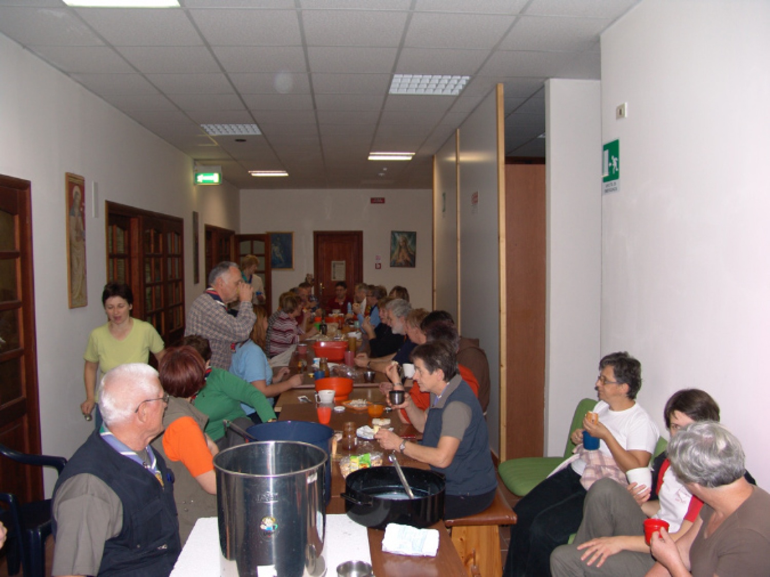 Res smo iskali svoj korak, korak k preprostemu skavtskemu življenju.

Odrasli skavti smo že drugo leto zapored poromali v Assisi, kraj, kjer je živel, molil in deloval sv.Frančišek. Letos so se nam pridružili še nekateri prijatelji, ki niso skavti.