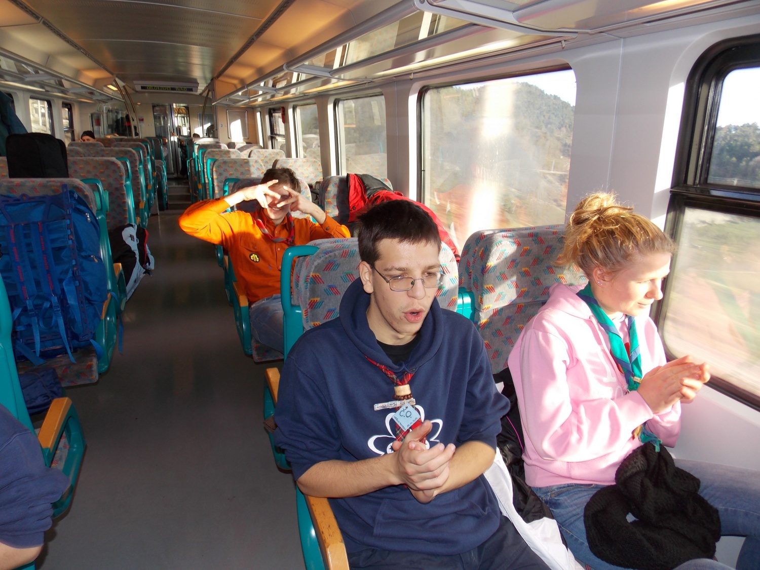 Sodelovanje iz ozadja