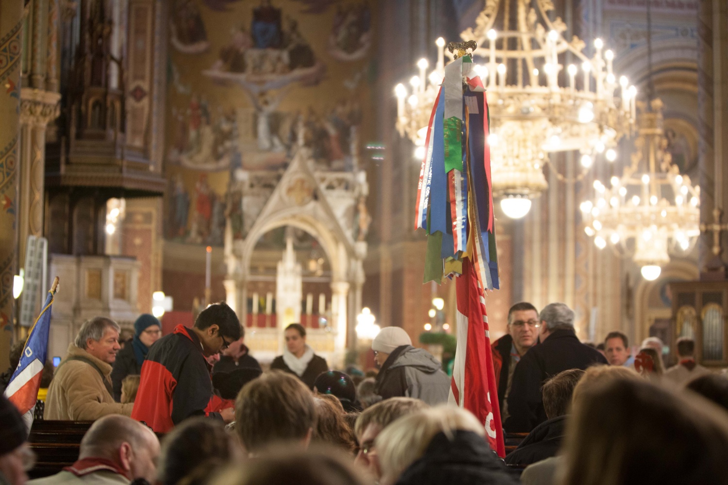 Utrinki Dunaja - pot Luči miru iz Betlehema v Slovenijo. (VIDEO)
