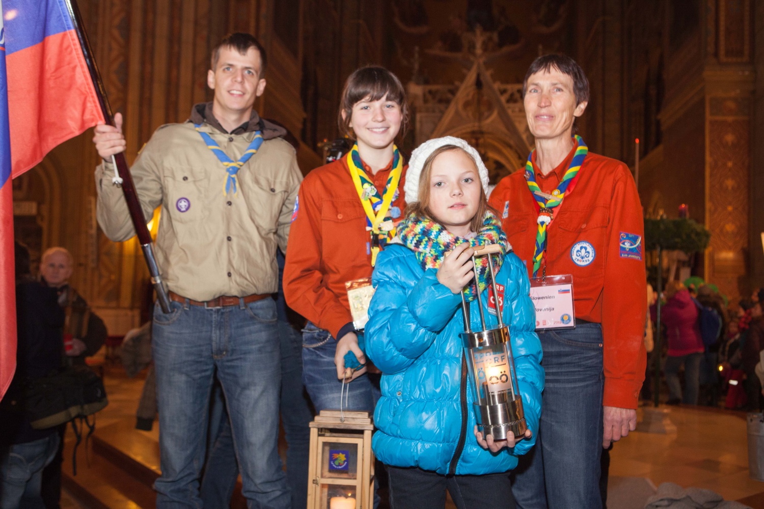 Utrinki Dunaja - pot Luči miru iz Betlehema v Slovenijo. (VIDEO)