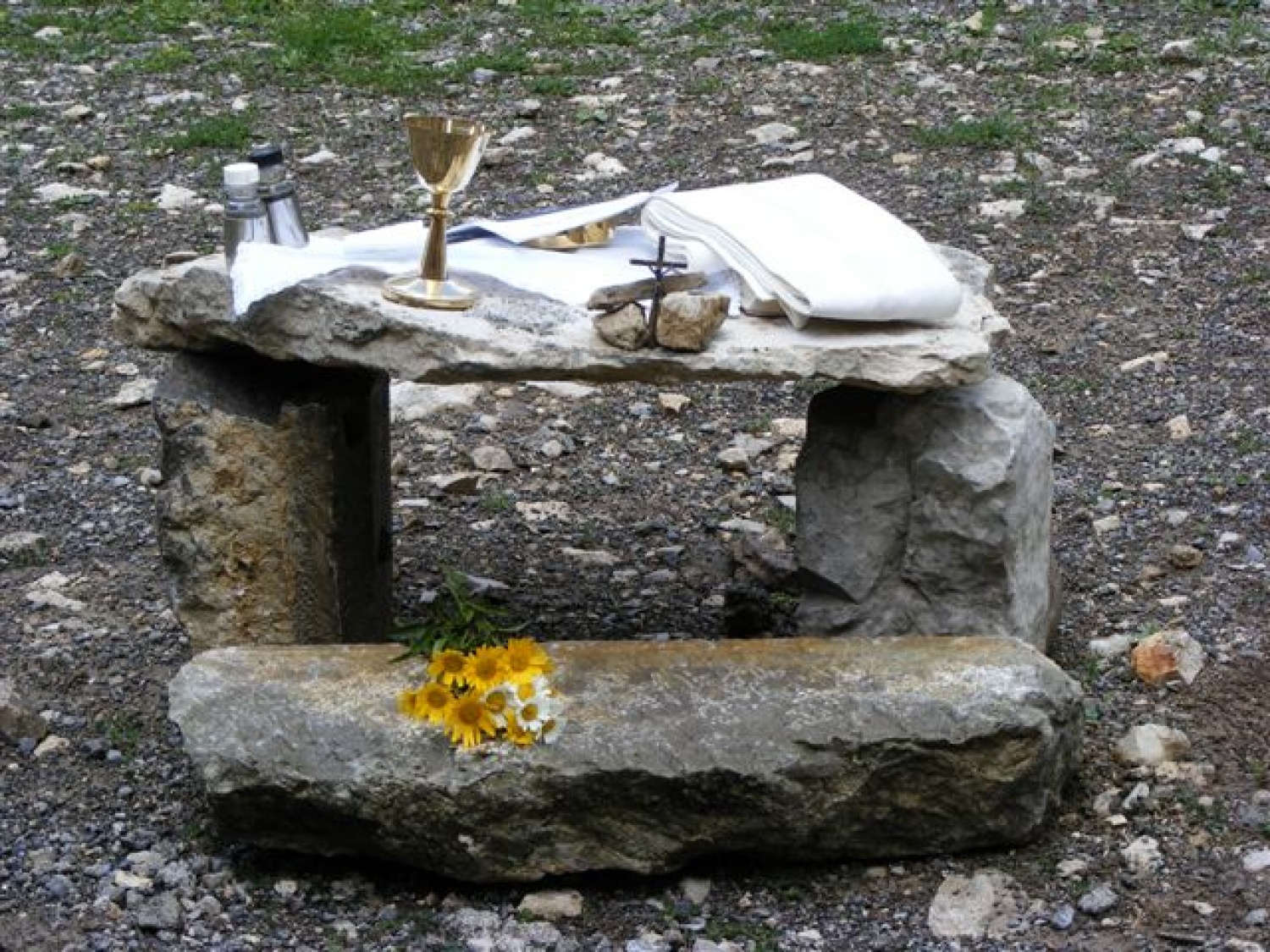 »Malo pozno, pa vendar iz srca…«
Zakaj tako?
Zato, ker se je naš letošnji tabor odvijal že daleč nazaj, od 24.-27.6.2009. Da ne bi imeli vtisa, da smo na Ptuju zaspali, vseeno poročamo o našem taboru.