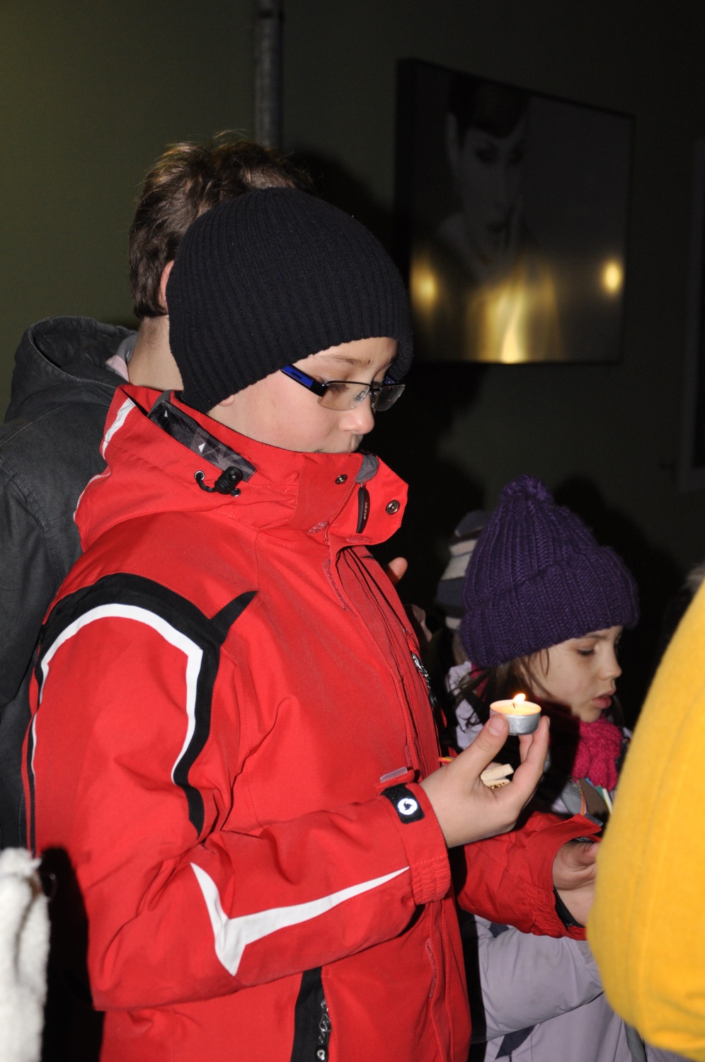 Tako topel plamen vsbudi mnoge misli