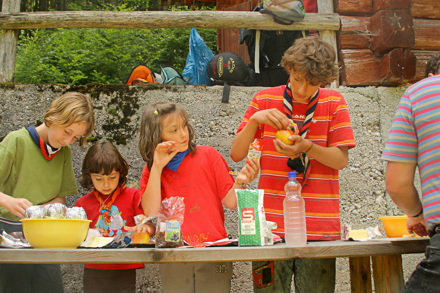 Tudi otroci so pomagali