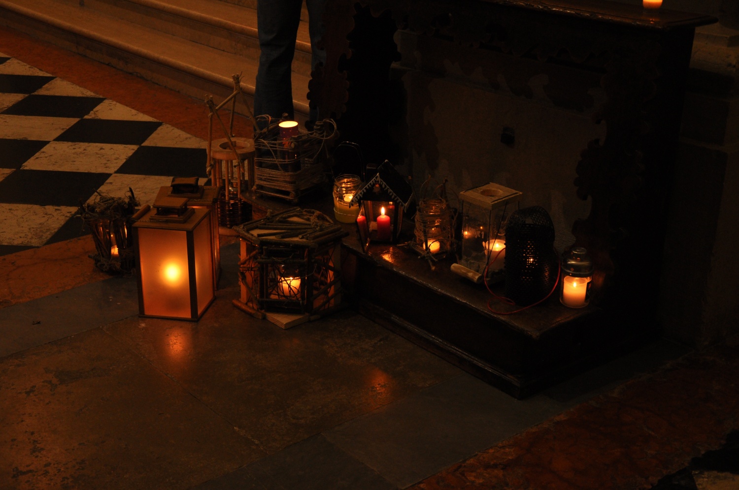 Lučke, ki jih bomo odnesli po svojih župnijah so že pripravljene