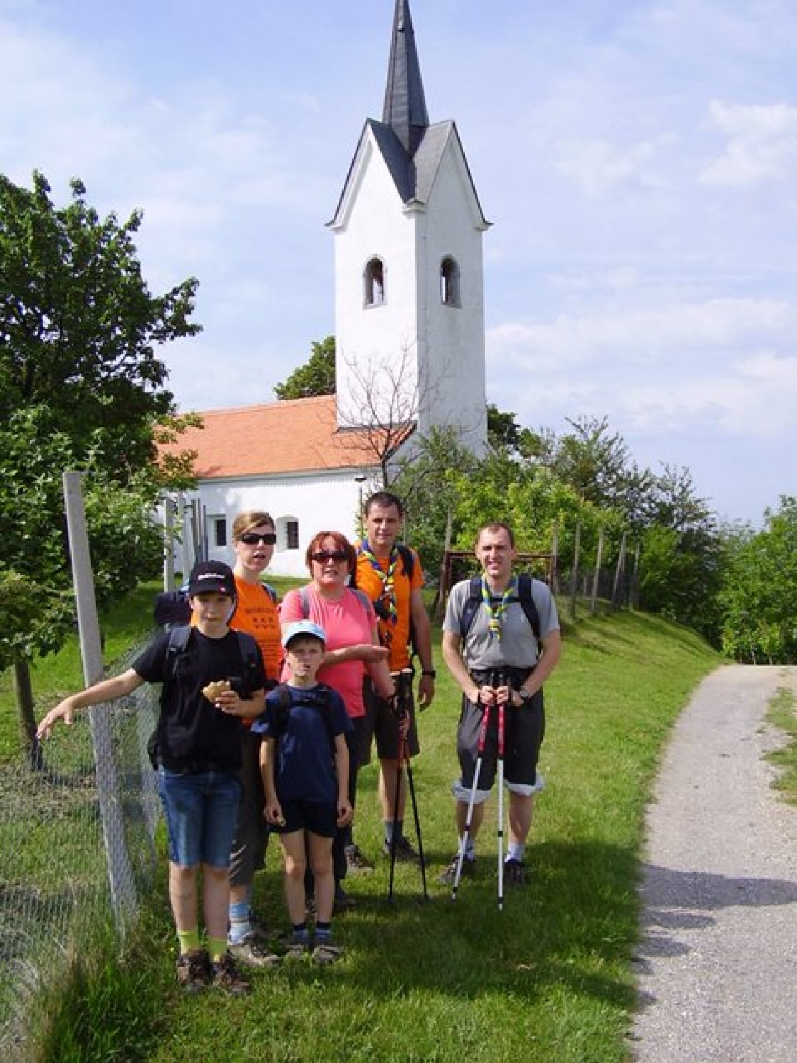 pred cerkvico Sv. Vida