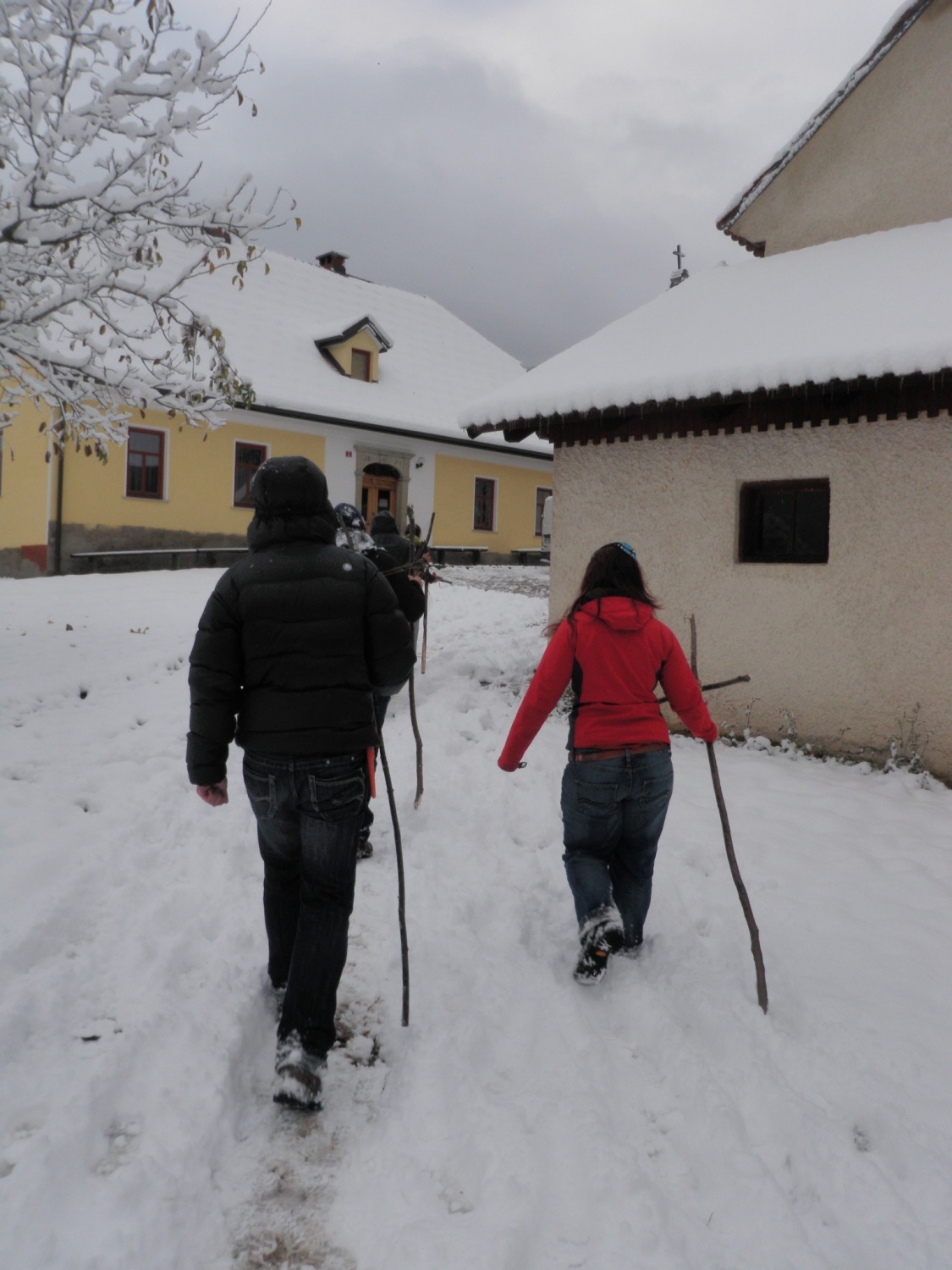 Vsak naj nosi svoj križ.