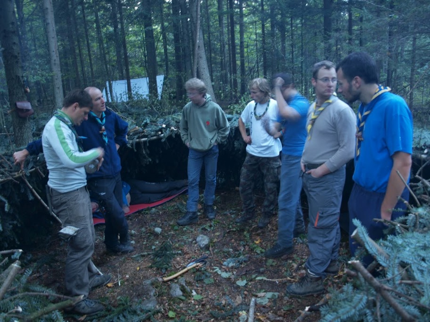 Bivak iz naravnih materialov 5