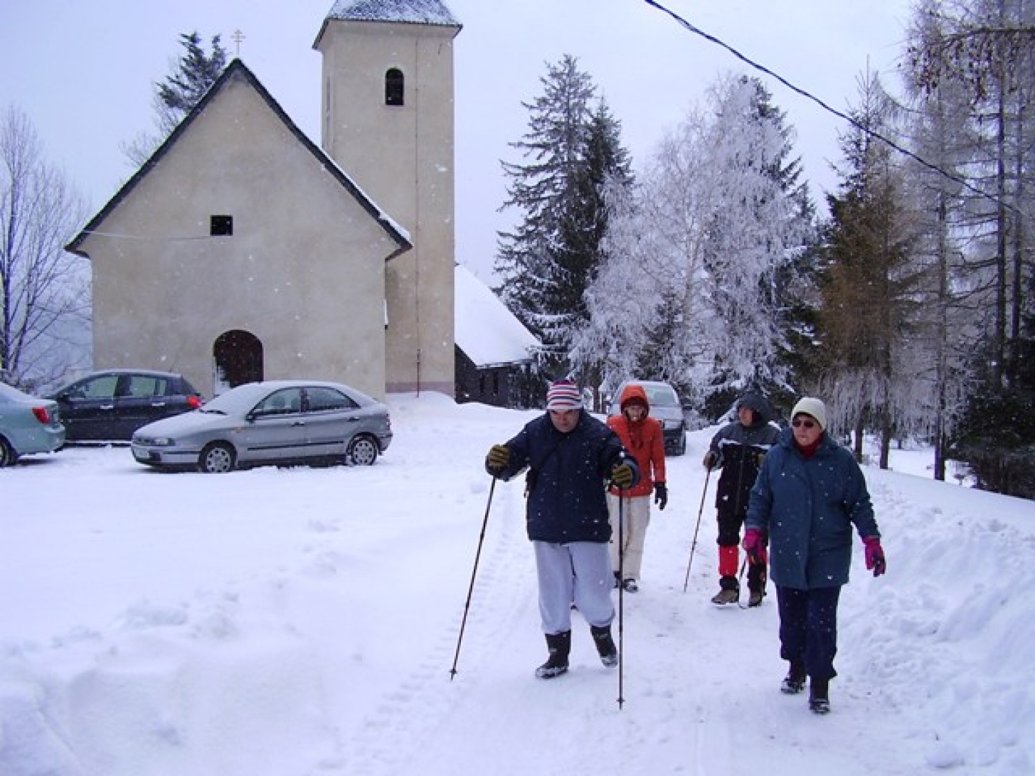 ZIMSKE RADOSTI-SVOBODNI NA SNEGU