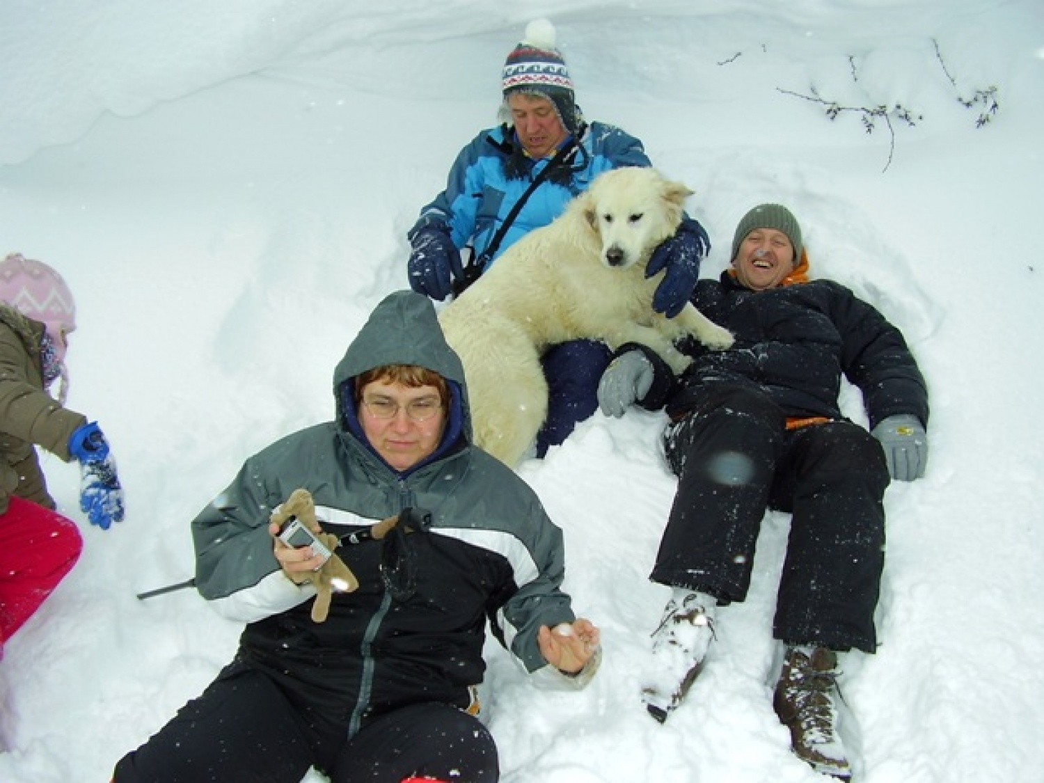 ZIMSKE RADOSTI-SVOBODNI NA SNEGU