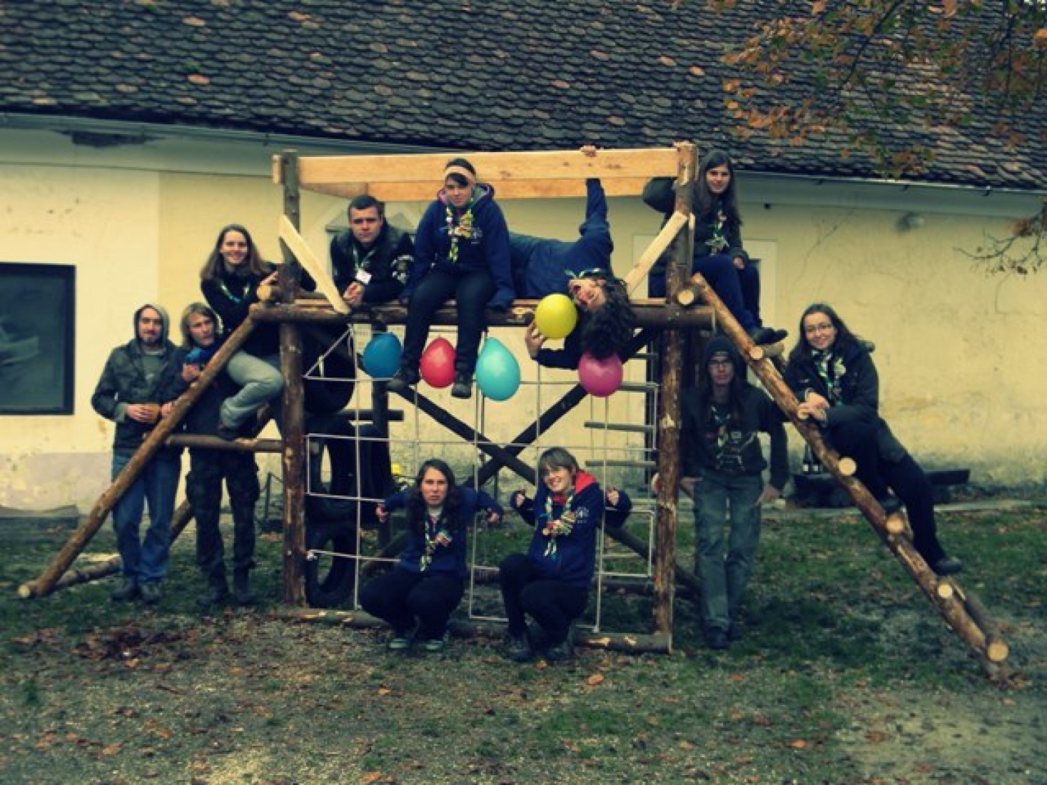 S.S.S.E.   72 ur = otroško igrišče (VIDEO)