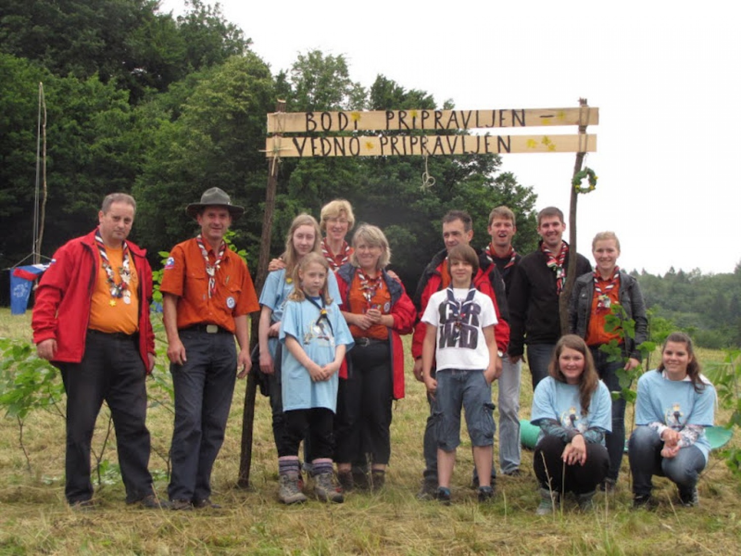 Pred vhodom na taborni prostor