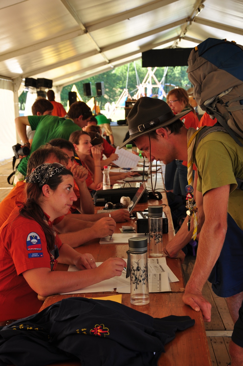 Ogenj v voditeljih že gori