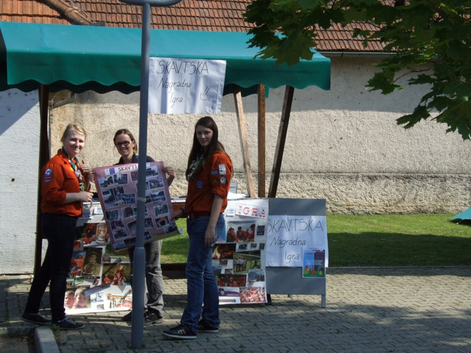 Postavili tabor v mestu