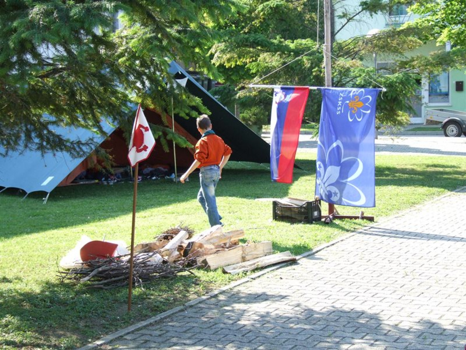 Postavili tabor v mestu