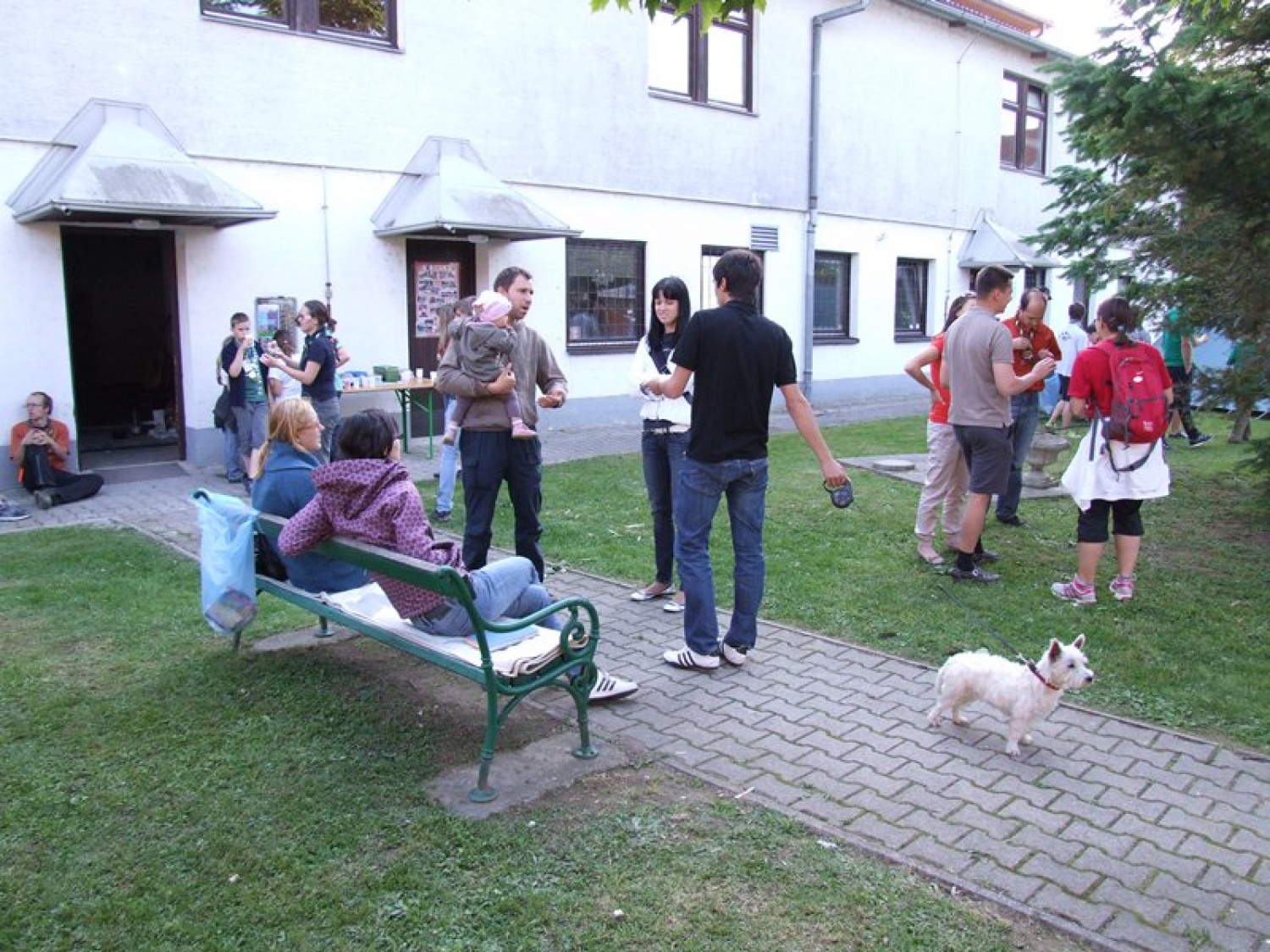 Postavili tabor v mestu