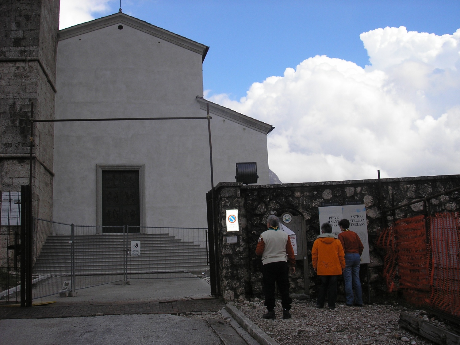 popravljanje cerkve Čezklanc